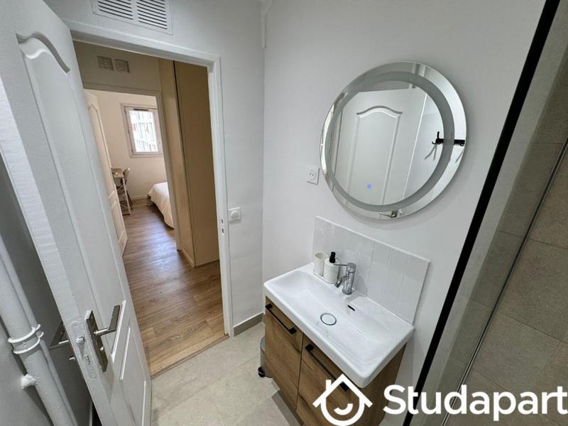 Chambre - 10 m² - 1 pièce