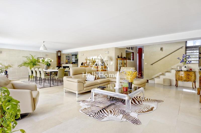 Maison ancienne - 237 m² - 7 pièces