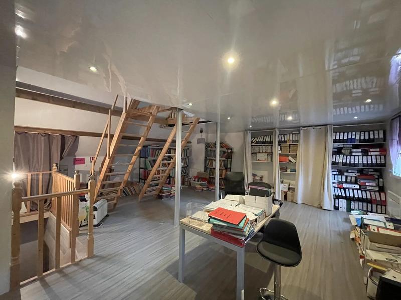 Immeuble - 235 m² - 7 pièces