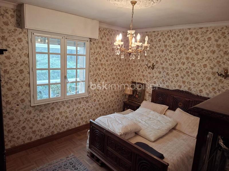 Maison - 220 m² - 11 pièces