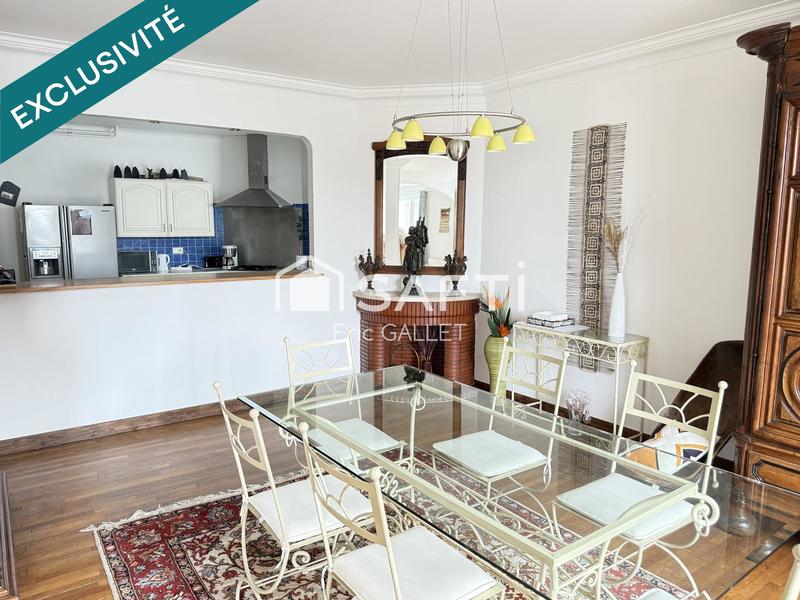 Maison - 235 m² - 7 pièces
