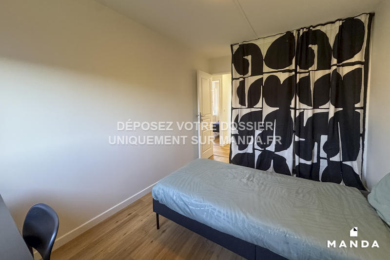 Chambre - 9 m² - 6 pièces
