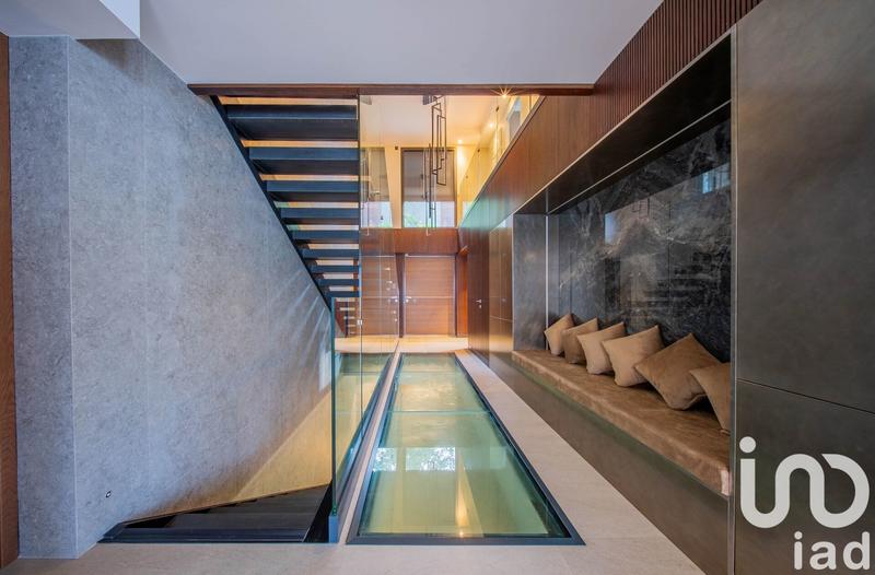 Maison - 560 m² - 7 pièces