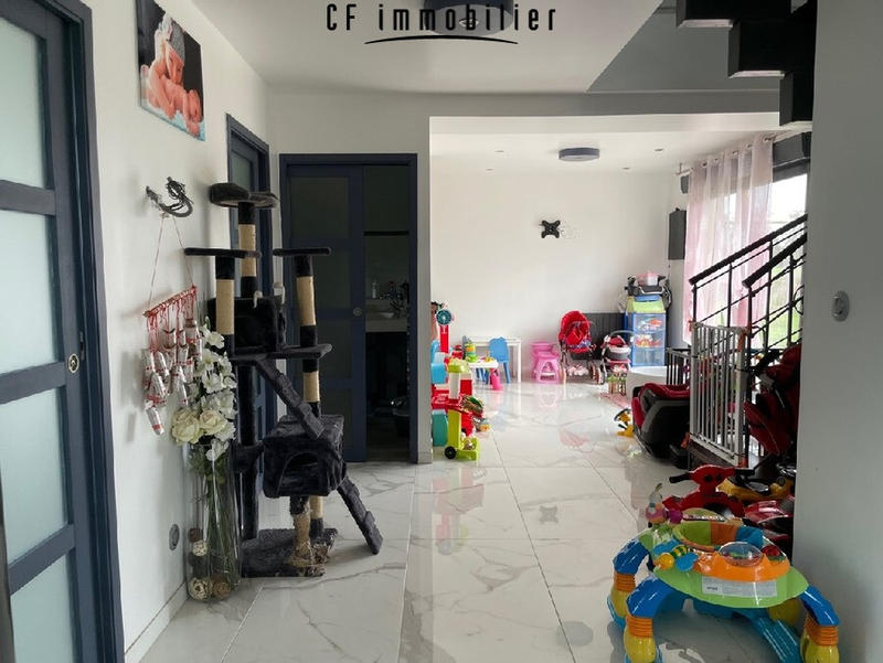 Maison - 137 m² - 5 pièces