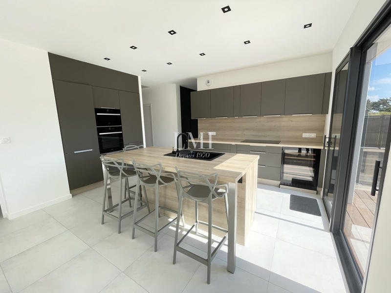 Maison contemporaine - 162 m² - 6 pièces