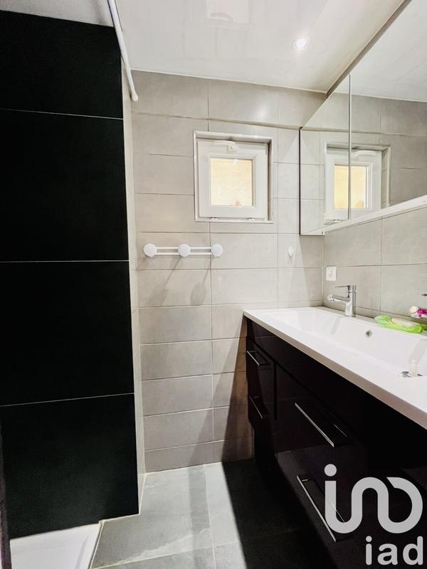 Maison - 223 m² - 9 pièces