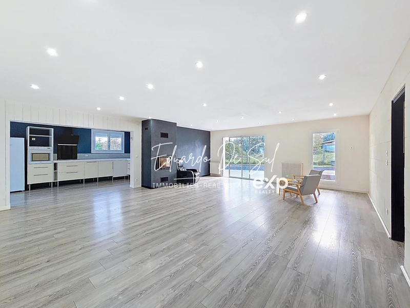 Maison - 161 m² - 6 pièces