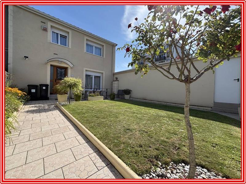 Maison - 90 m² - 4 pièces