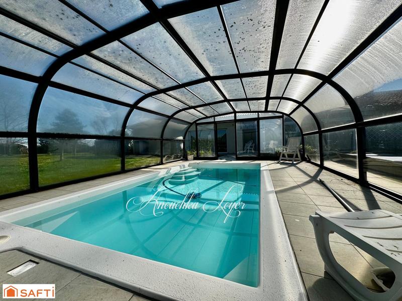 Maison - 280 m² - 9 pièces