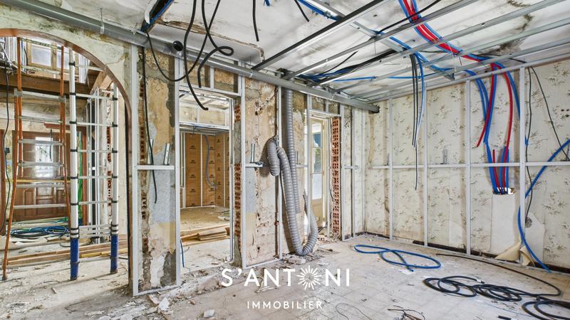 Maison - 200 m² - 9 pièces