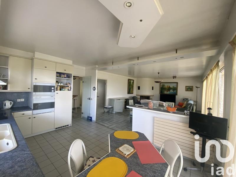 Maison - 215 m² - 10 pièces