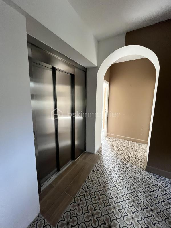 Bureau - 158 m² - 8 pièces