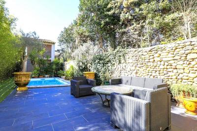 Propriété - 190 m² - 6 pièces