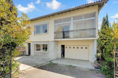 Maison - 210 m² - 5 pièces