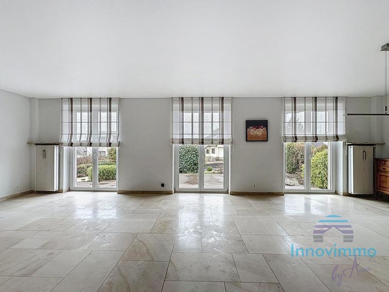 Villa - 216 m² - 8 pièces