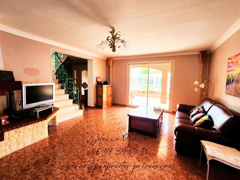 Demeure - 230 m² - 9 pièces