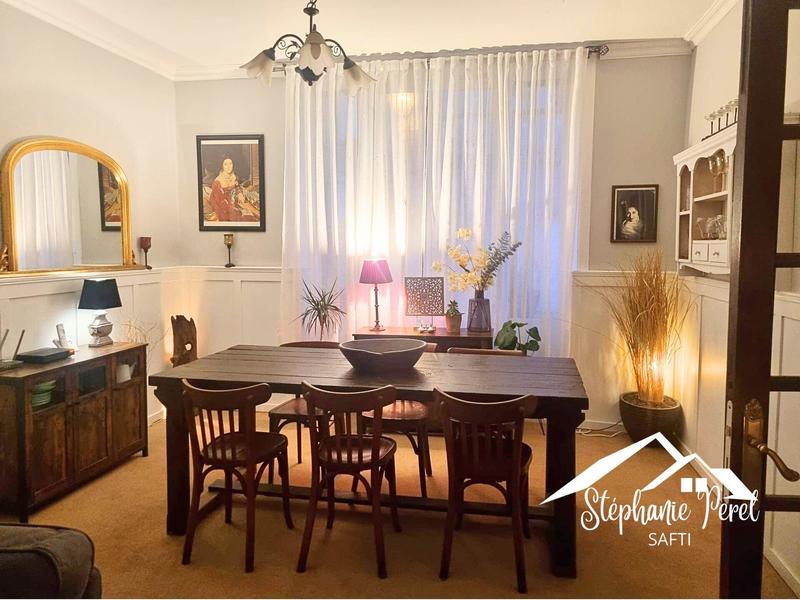 Maison - 220 m² - 7 pièces