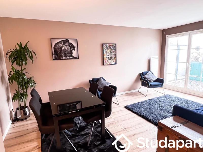 Chambre - 9 m² - 1 pièce