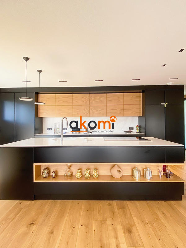 Maison - 202 m² - 6 pièces