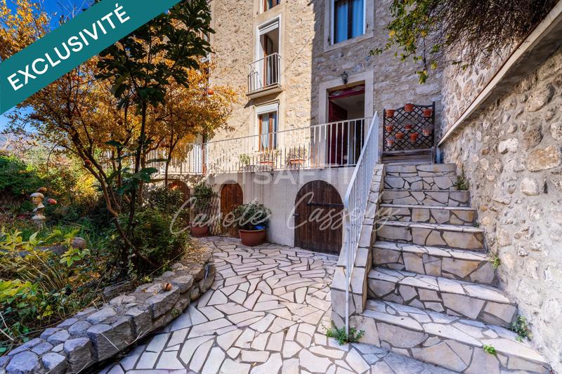 Maison de village - 233 m² - 9 pièces