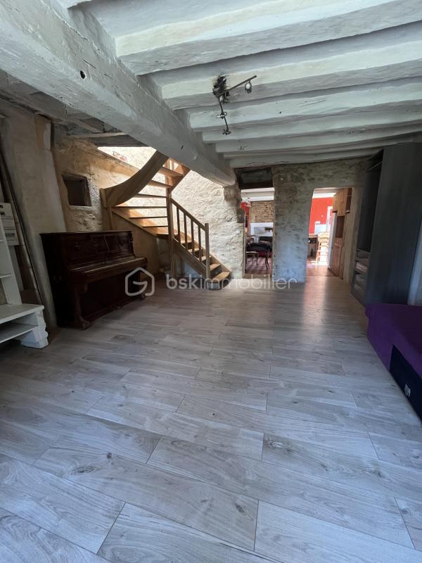 Maison - 210 m² - 6 pièces