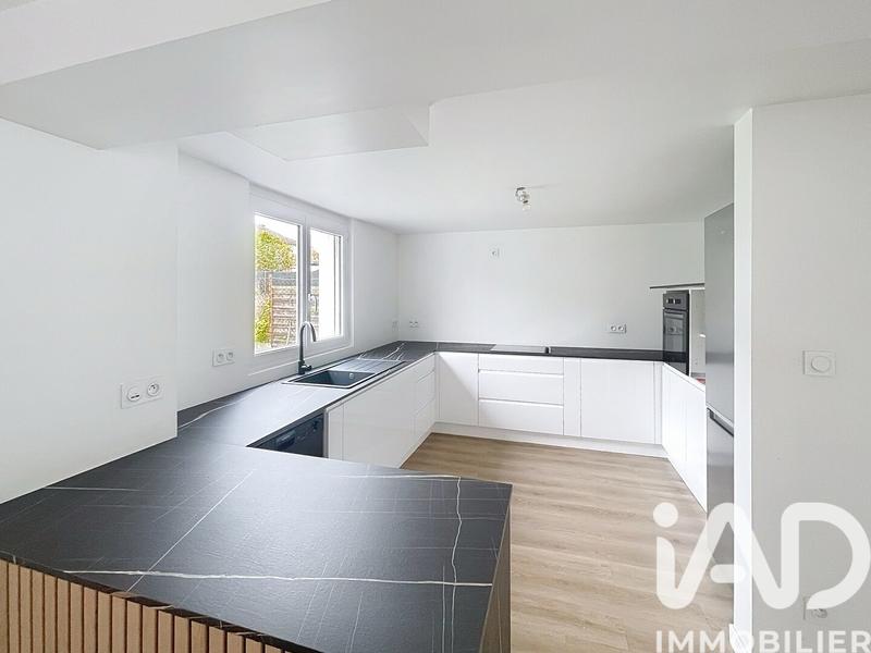 Maison - 93 m² - 5 pièces