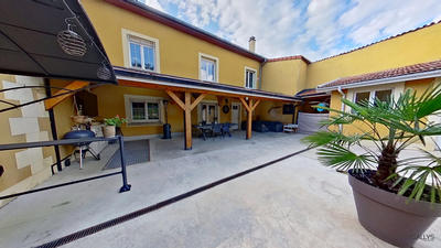 Maison - 218 m² - 7 pièces