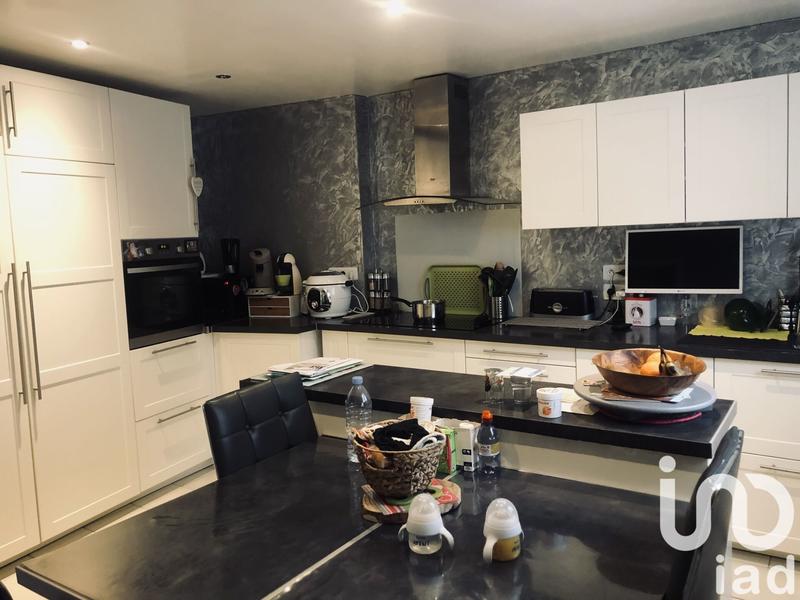 Maison - 177 m² - 7 pièces