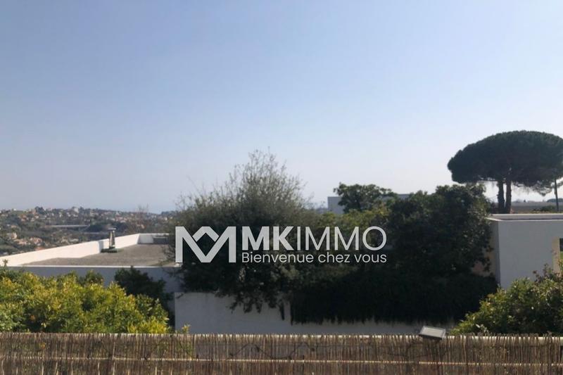 Appartement - 90 m² - 4 pièces