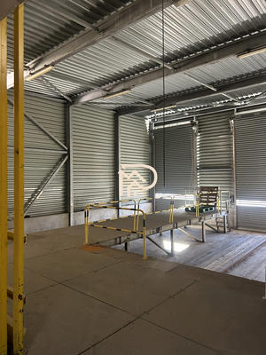 Entrepôt - 3 000 m²