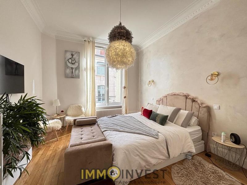 Appartement - 205 m² - 7 pièces