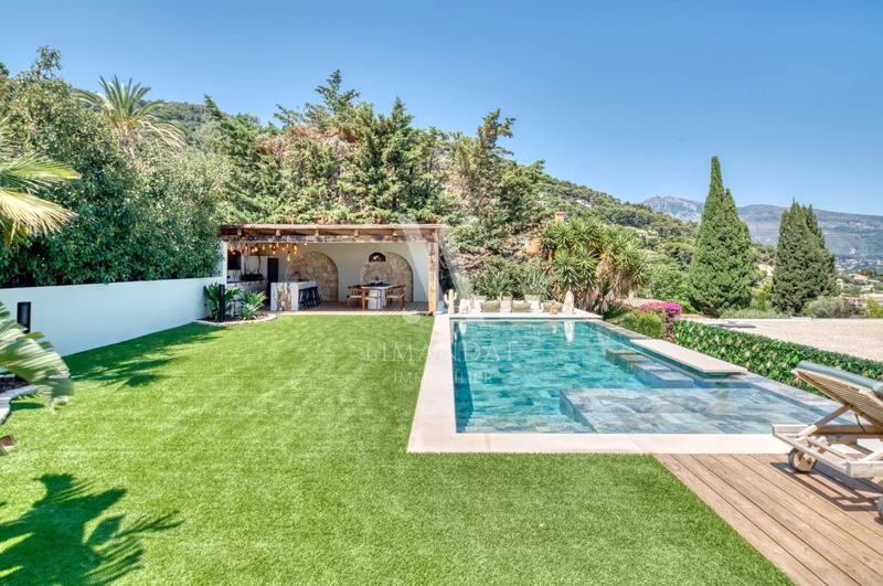 Villa - 286 m² - 6 pièces