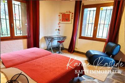 Maison - 240 m² - 11 pièces