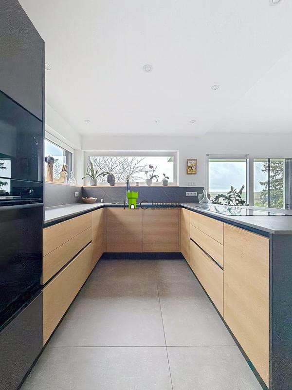 Maison - 154 m² - 5 pièces