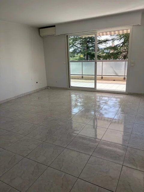 Appartement - 94 m² - 4 pièces