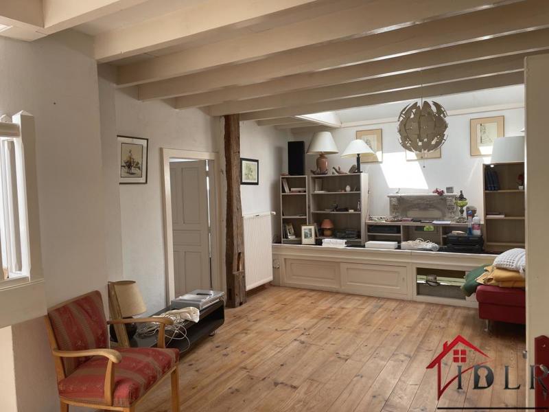 Maison - 216 m² - 8 pièces