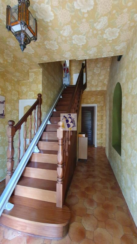 Maison - 221 m² - 9 pièces