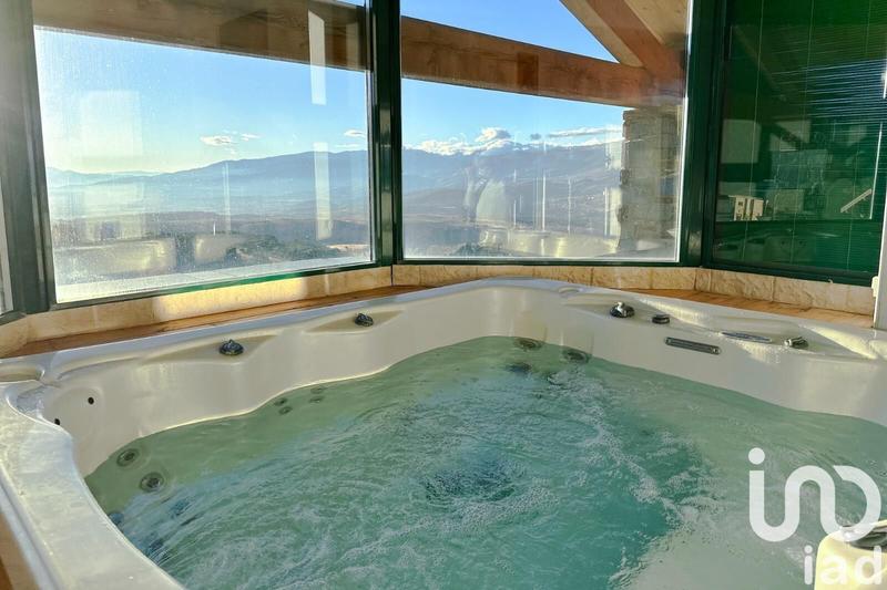 Appartement - 185 m² - 8 pièces