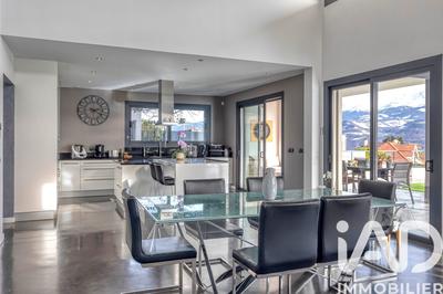 Maison de maîtres - 280 m² - 6 pièces