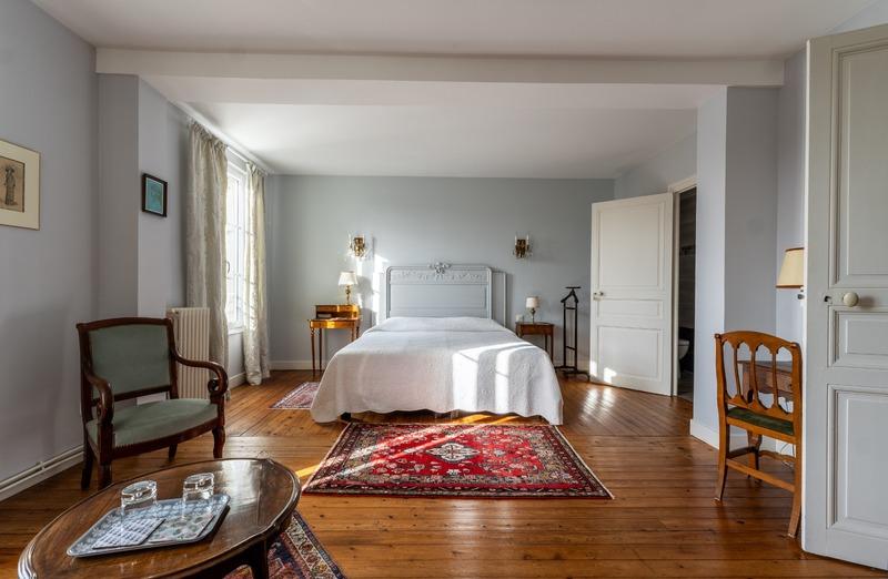 Maison - 346 m² - 10 pièces