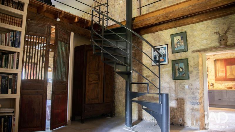 Maison - 434 m² - 11 pièces