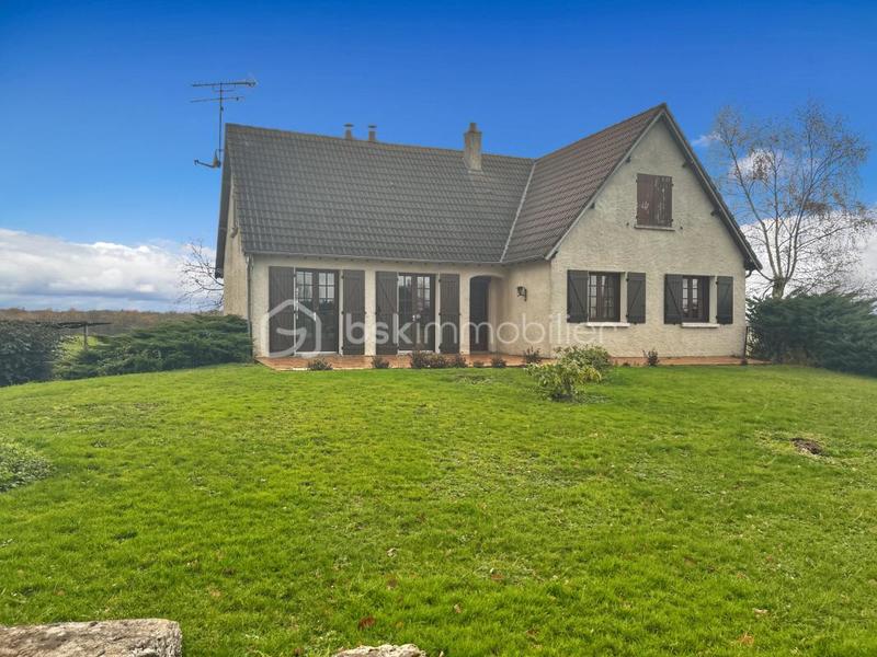 Maison traditionnelle - 117 m² - 6 pièces