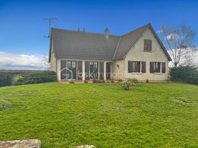 Maison traditionnelle - 117 m² - 6 pièces