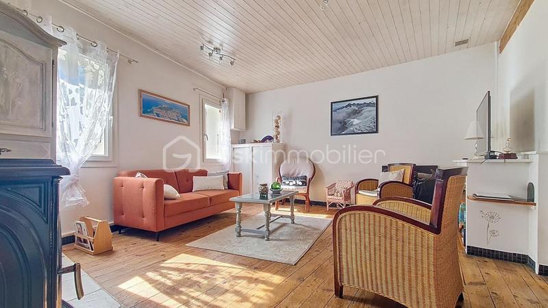 Maison en pierre - 111 m² - 7 pièces