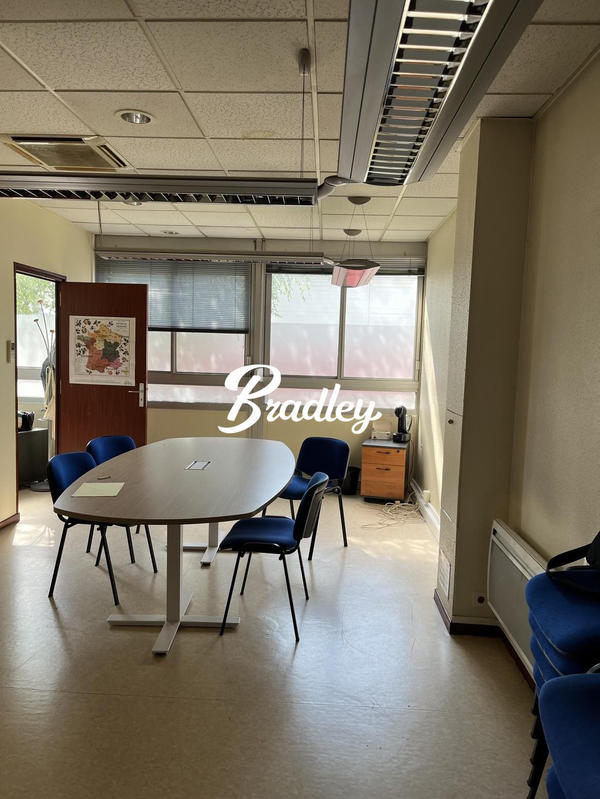 Bureau - 530 m² - 19 pièces