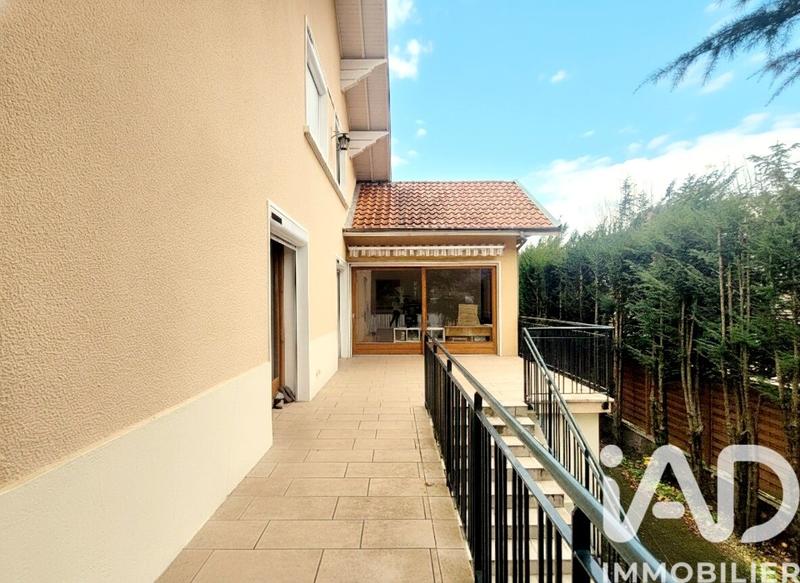 Maison - 214 m² - 6 pièces