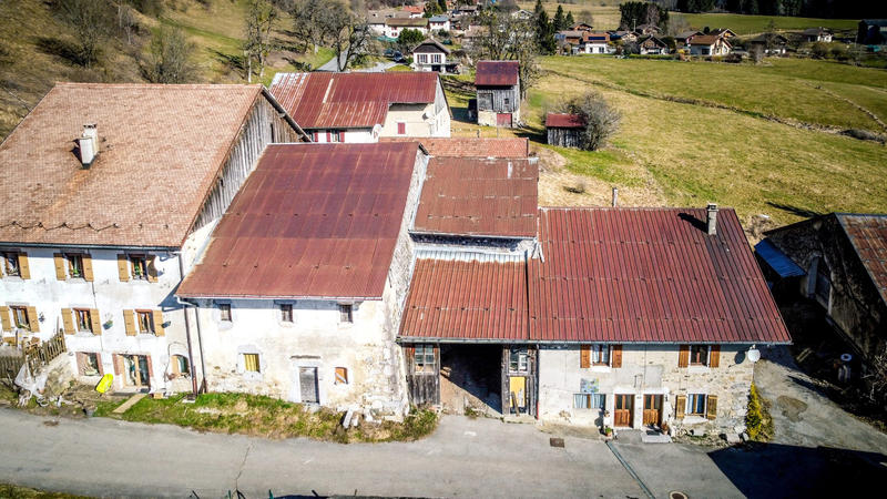 Ferme - 710 m² - 4 pièces