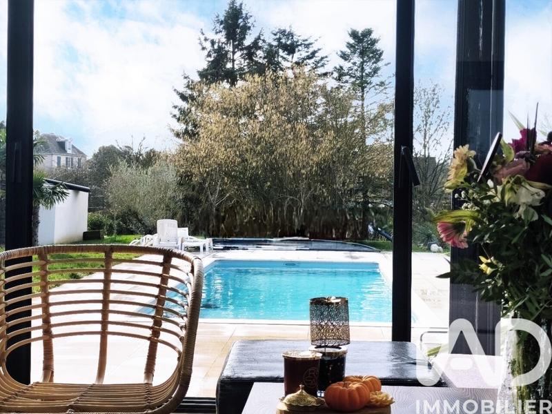 Maison - 205 m² - 7 pièces