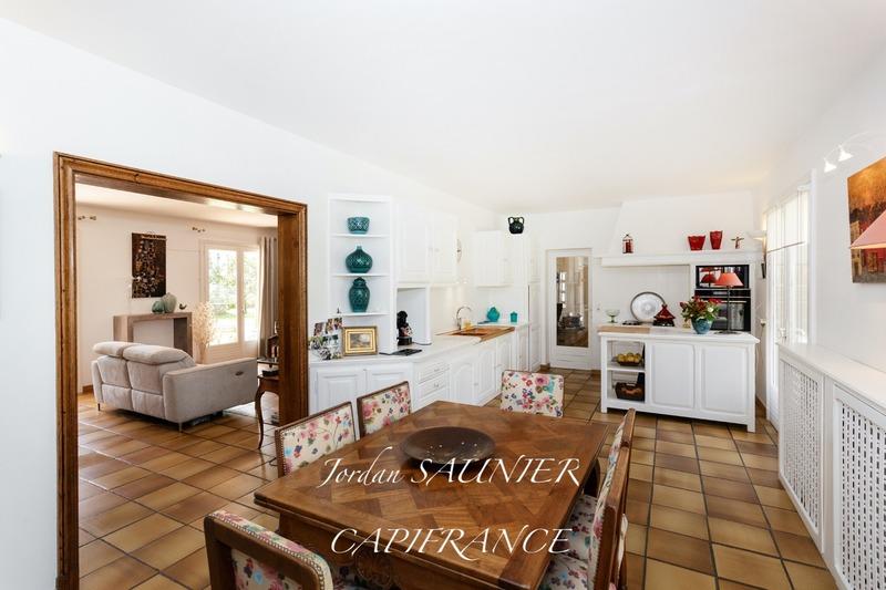 Maison - 182 m² - 7 pièces