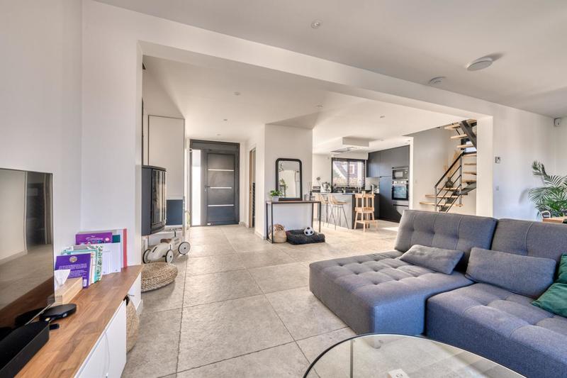 Maison - 94 m² - 4 pièces